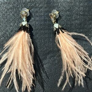 Never been used Verona Feather Chandelier earrings by Stella & Dot.
